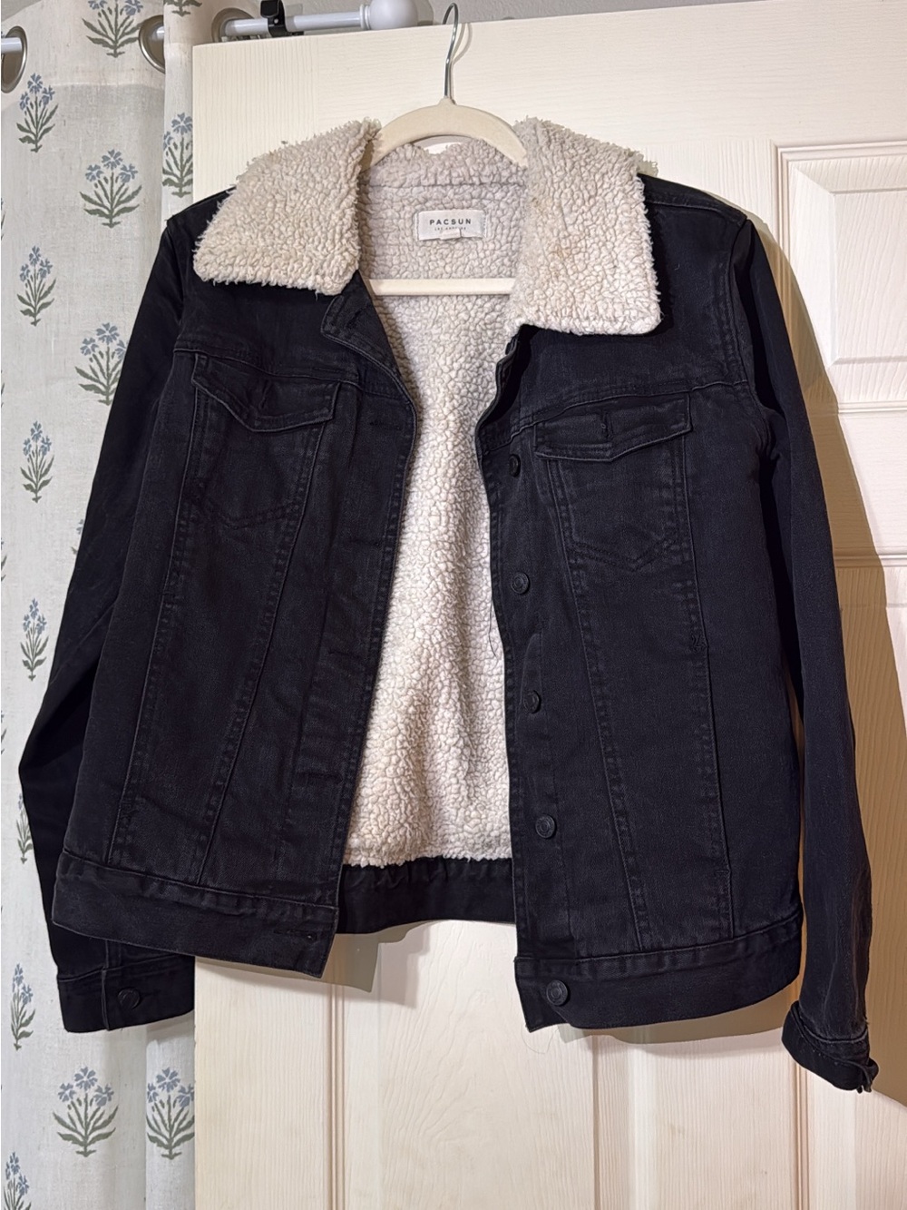 PacSun Black Denim Jacket with Cream Sherpa Lining